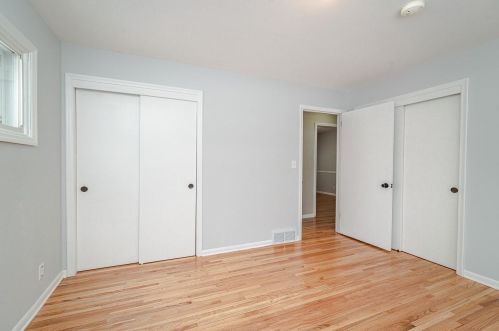 2093 Emerald Ln, Saint Paul MN 55122-2810 exterior