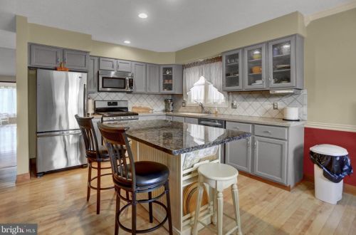 181 Primrose Ln, Hanover PA 17331-5211 exterior