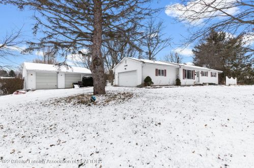 12696 Rambler Rd, Dewitt MI 48820-7906 exterior