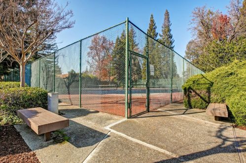 879 Camelback Pl, Concord CA 94523-1225 exterior