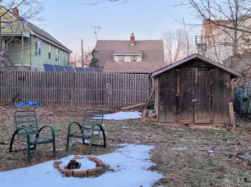 35 Delavan St, New Brunswick NJ  08901-2824 exterior