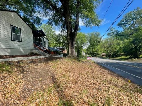 1675 Avon Ave, Atlanta GA  30311-2705 exterior