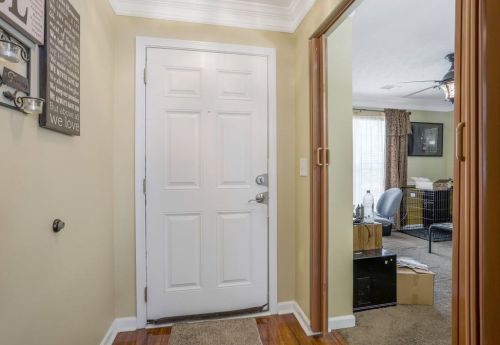 2740 Rusticwood Dr, Lithonia, GA 30078-2841