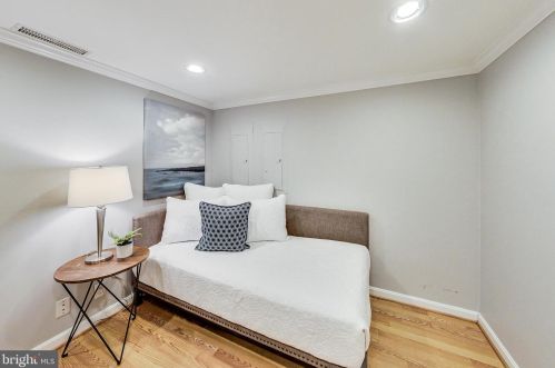 4632 34 St, Arlington VA 22206-1702 exterior