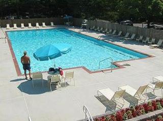 1805 Wilson Ln, Mc Lean VA  22102-1805 exterior