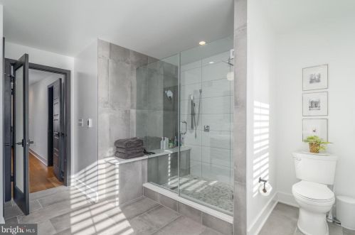 620 Carpenter St, Philadelphia PA  19147-2908 exterior