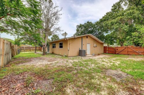1201 Texas Ct, Fort Pierce FL 34950-9265 exterior