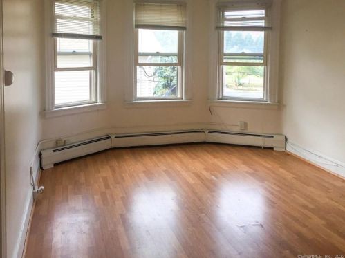 142 East St, Wallingford CT 06492-4006 exterior