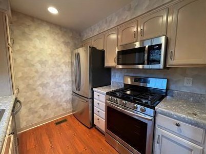 7420 Lighthouse Pt, Pittsburgh PA  15221-2582 exterior