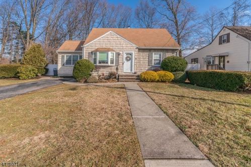 35 Dawn Dr, Clark, NJ 07066-1401