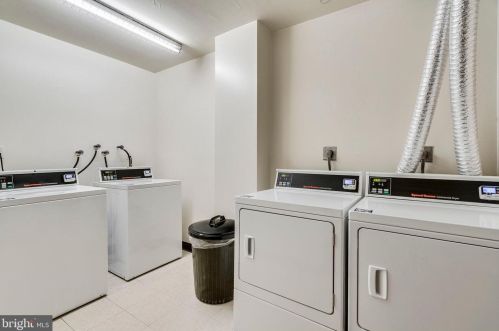 1325 18th St, Washington DC 20036-6515 exterior