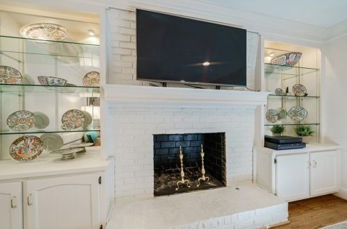 305 Drummen Ct, Atlanta GA 30328-2658 exterior