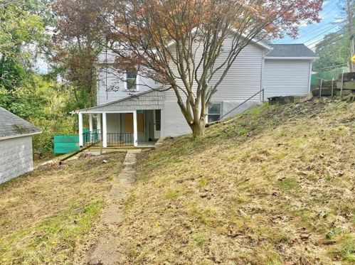 882 Center Rd, Pittsburgh PA  15239-1962 exterior