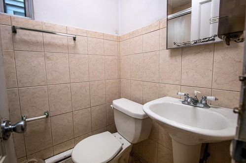 319 St, Union City NJ 07087-4504 exterior