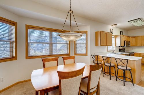 12 River Bend Pl, Chaska MN 55318-3303 exterior