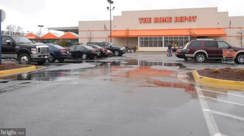 8209 Roxbury Dr, Alexandria VA 22309-3728 exterior