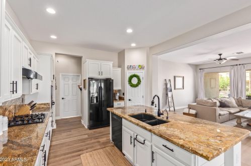 780 Indian Wl Pl, Chandler AZ 85249-4171 exterior