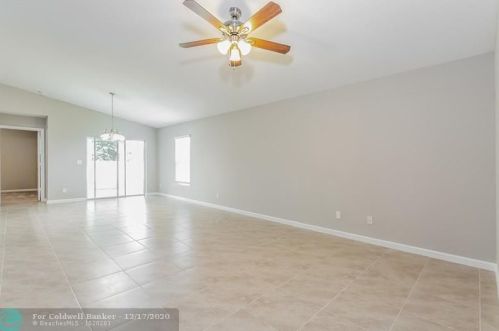 1170 Curtis St, Fort Pierce, FL 34983-2560