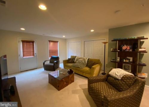 4292 Capitol Ter, Washington DC  20032-2203 exterior