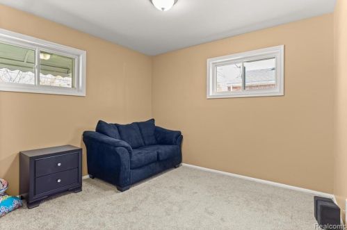 4964 Monroe St, Dearborn Heights MI  48125-2525 exterior