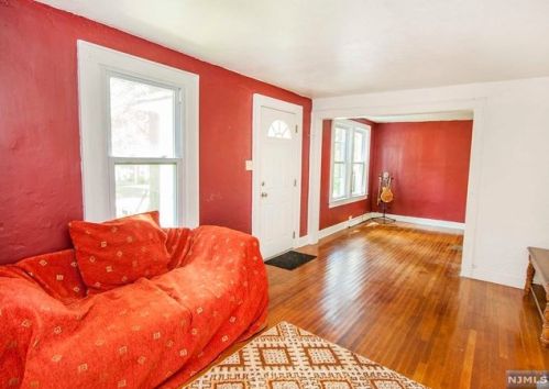 16 Sunset Rd, Demarest NJ  07627-2419 exterior