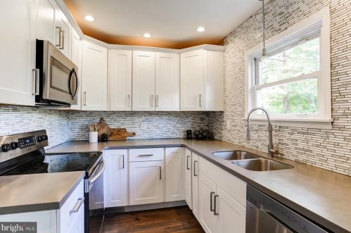 2325 Raleigh Dr, Lancaster PA 17601-2980 exterior