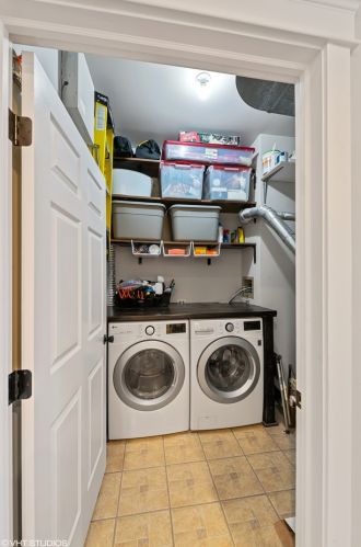 2555 Southport Ave, Chicago IL 60614-2124 exterior