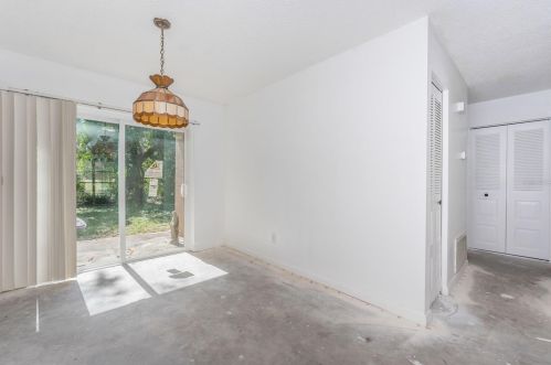 8519 Misty Riv Ct, Tampa FL 33637-4915 exterior