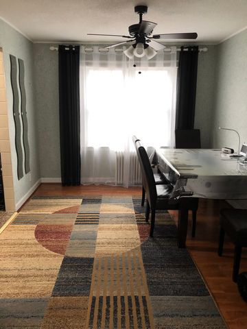 465 Cold Spring Ave, West Springfield, MA 01089-3771