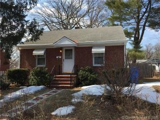 38 Essex St, Manchester, CT 06040-4004