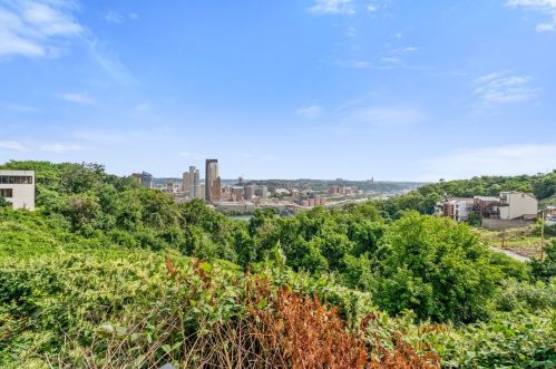 85 Wyoming St, Pittsburgh PA 15211-1700 exterior