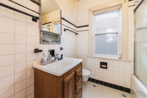 3657 Artesian Ave, Chicago IL 60645-5301 exterior