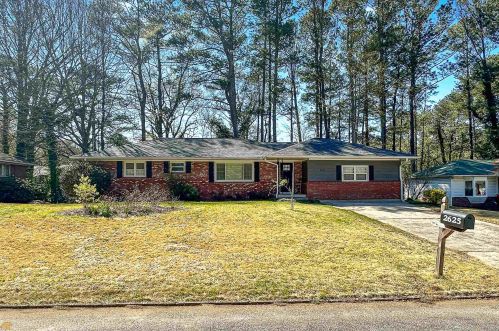 2625 Farley St, Atlanta GA  30344-2326 exterior