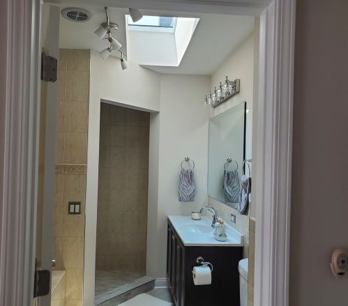 8733 East End Ave, Chicago IL  60617-2734 exterior