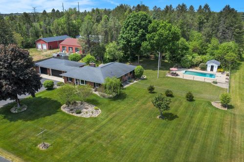 41364 22nd St, Kalamazoo, MI 49009-9215