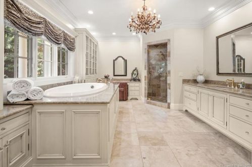 12 Thatcher Ter, Farmington CT 06032-1566 exterior