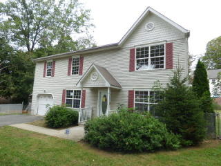13 Walton Way, Hopatcong, NJ 07843-1319