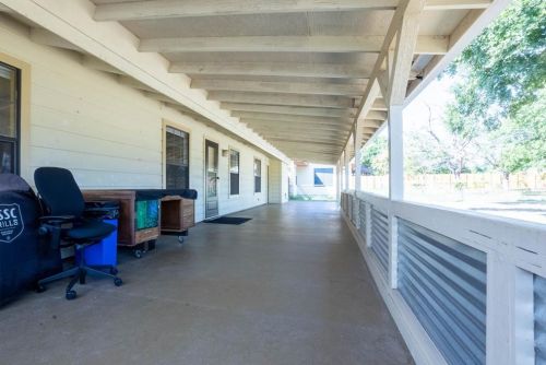 7401 Eastcrest Dr, Austin TX 78752-1424 exterior