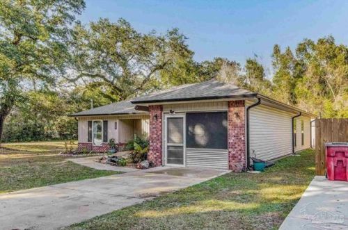 3906 Jarrett St, Milton FL  32571-2426 exterior