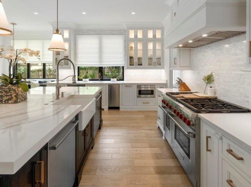 4736 Lk Forrest Dr, Atlanta GA 30342-2217 exterior