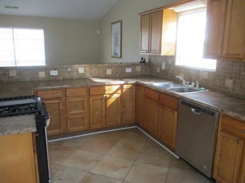 7025 Birling Dr, Atlanta GA 30349-4708 exterior