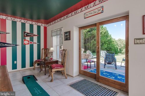 6626 Stableview Ct, Jefferson MD 21755-9615 exterior