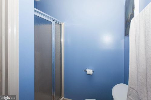 211 Cherrywood Ct, Pottstown PA 19464-9230 exterior