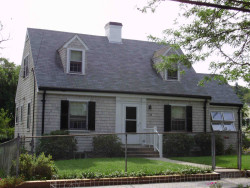 130 Winchester St, Newton, MA 02461-2130