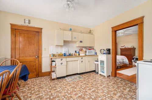 1041 Park Ave, Woonsocket RI 02895-4773 exterior