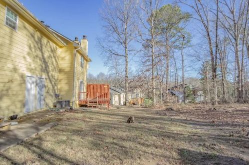 2036 Laboon Cir, Atlanta GA  30349-5245 exterior