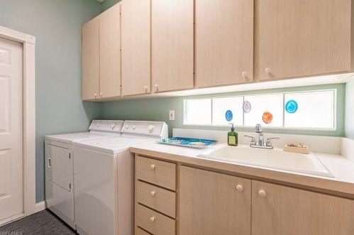 3204 Benicia Ct, Naples FL 34109-1346 exterior