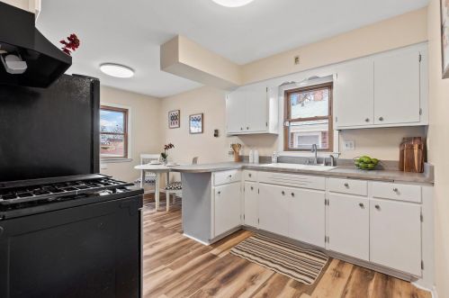 4730 81, Milwaukee WI 53220-4212 exterior