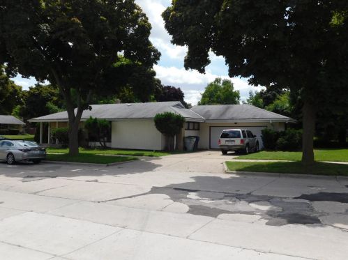 4575 85, Milwaukee WI 53228-2905 exterior