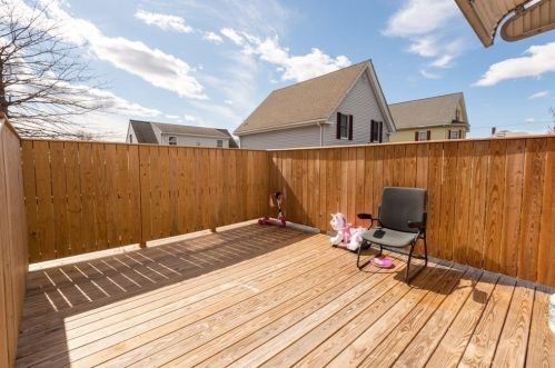 42 Ellsworth Rd, Peabody MA 01960-5325 exterior